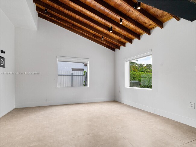 Building Photo - 6436 SW 11th St