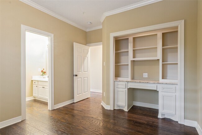 Building Photo - 5306 Norborne Ln