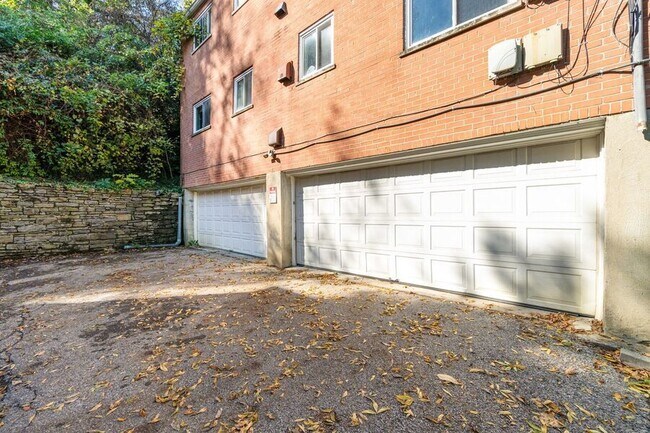 Building Photo - 3519 Linwood Ave