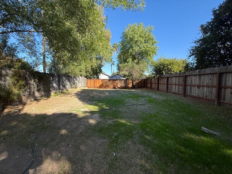 Building Photo - 1812 Clayton Ave