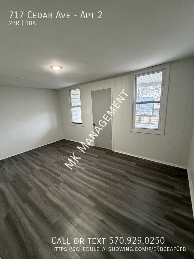 Building Photo - 717 Cedar Ave