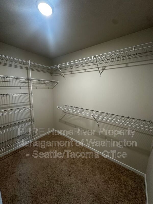 Building Photo - 18201 35th Ave Ct E