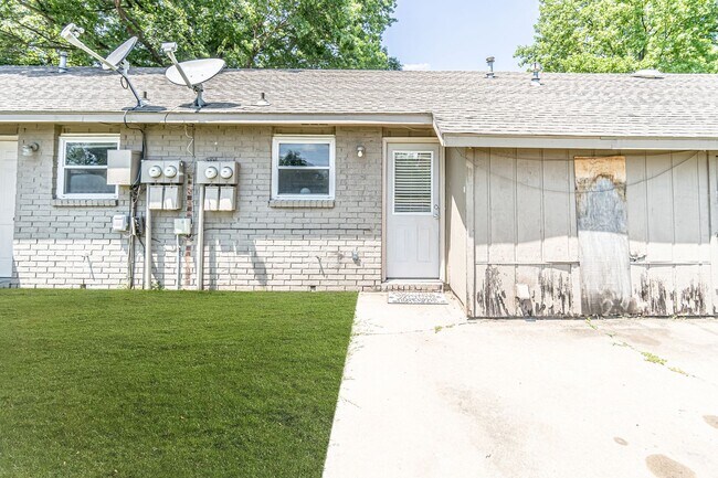 Building Photo - 1506 W Janda Dr