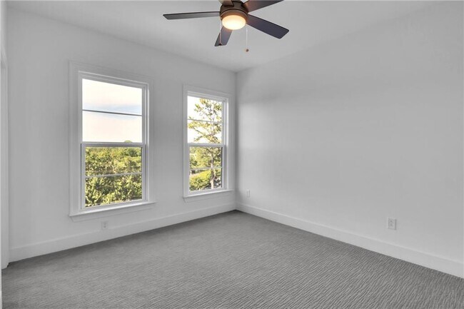 Building Photo - 545 Whitlox Rd NW