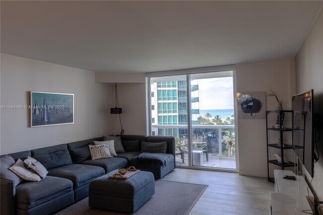 Building Photo - 10275 Collins Ave