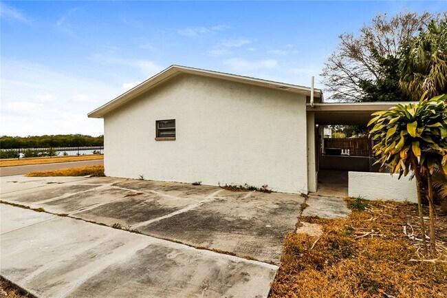 Building Photo - 2740 38th St S