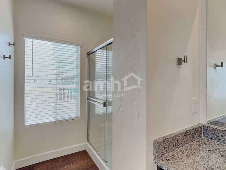 Building Photo - 5095 W Milliron Dr