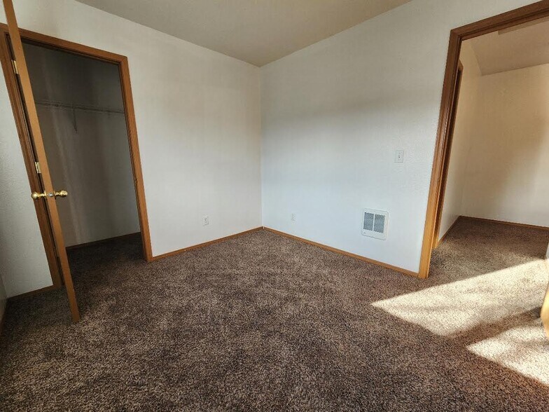 Building Photo - 311 N Handy St