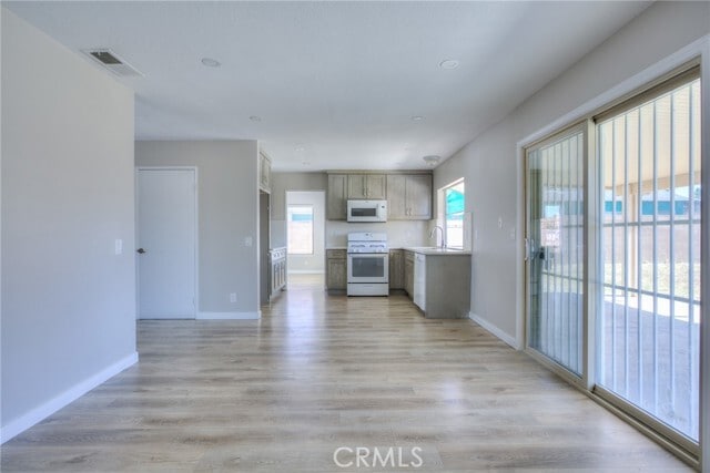 Building Photo - 15326 Swarens Ct
