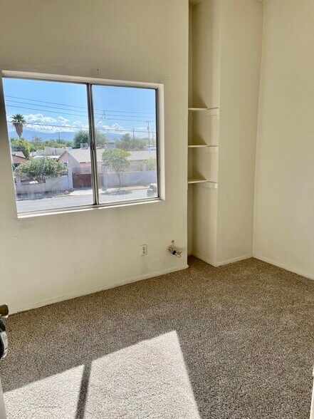 Second bedroom - 3409 N Fontana Ave