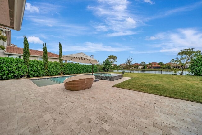 Building Photo - 10302 Sweet Bay Manor