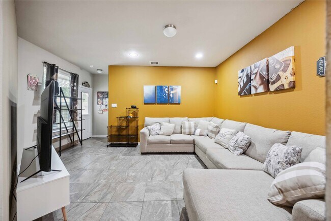 Building Photo - 12419 Alora Bluff Trail