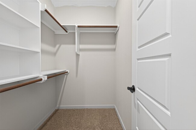 Building Photo - 1107 Lyle W Ave