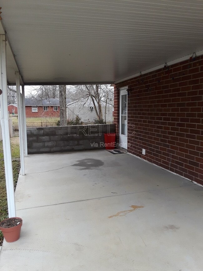 Building Photo - 8602 Gary Wy