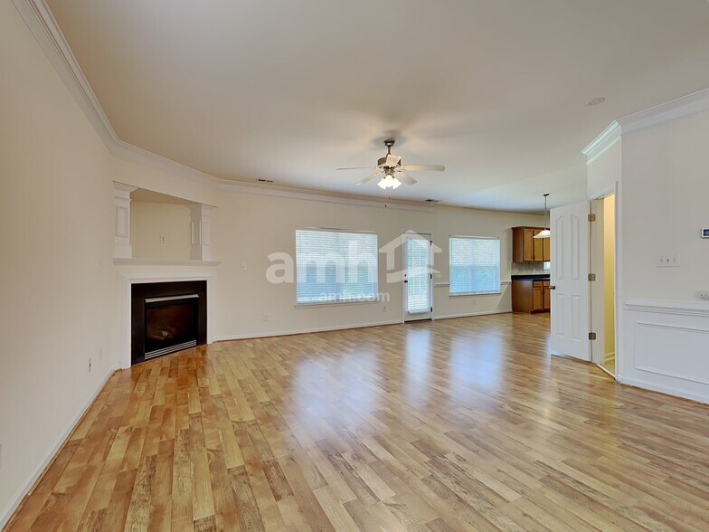 Building Photo - 3457 Lilliefield Ln