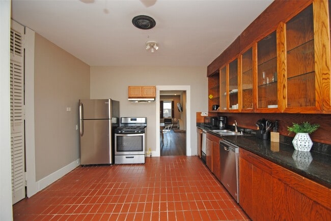 Building Photo - 1110 Missouri St