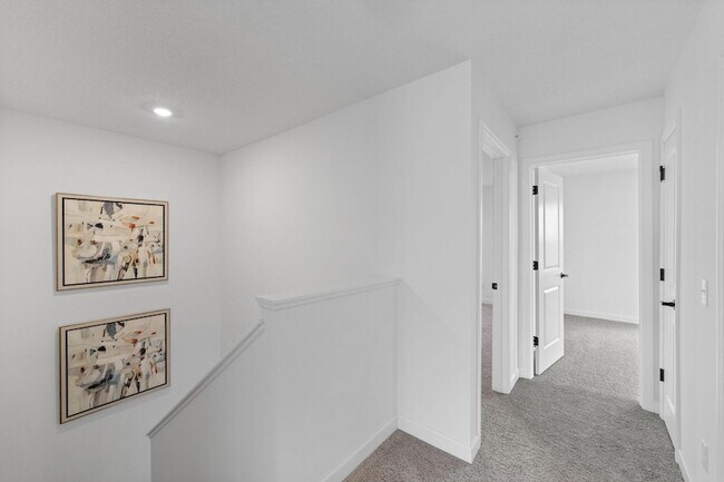 Building Photo - 985 Annagaire Curv