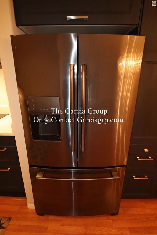 Building Photo - 2393 SW Park Pl