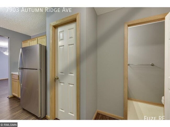Building Photo - 7903 Autumn Ridge Ave