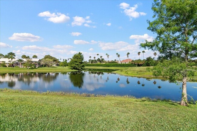 Building Photo - 2447 Country Golf Dr