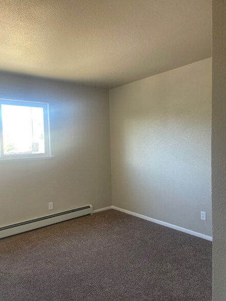 Building Photo - 4360 Loomis Ave