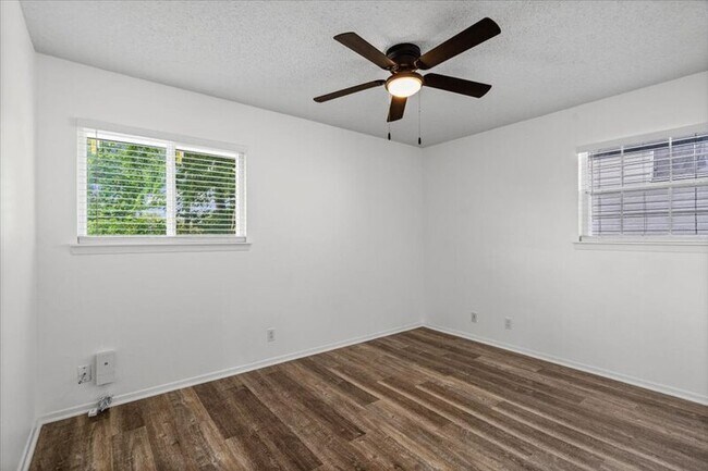 Building Photo - 3415 Willowrun Dr