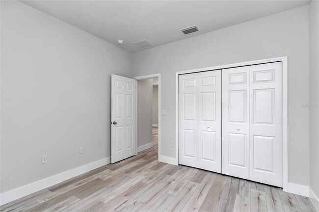 Building Photo - 7911 N Pocono Dr