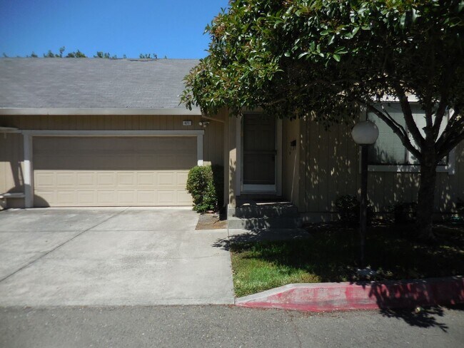Building Photo - Spacious 2-Bedroom, 2-Bath Single-Story Du...