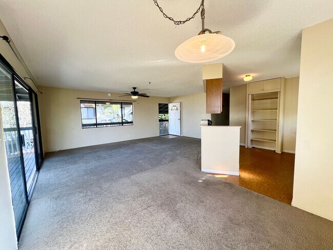Building Photo - UNFURNISHED 3 BED/2BA PRIVATE HOME WITH OCEAN VIEW