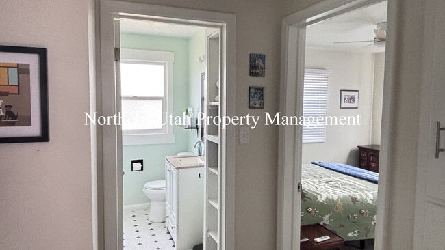 Building Photo - Rooms for Rent