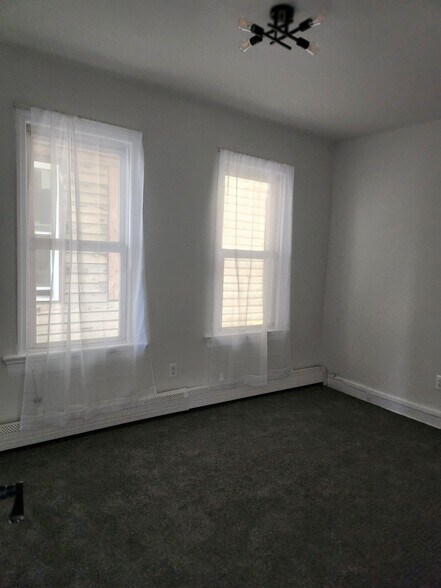 Building Photo - 46 Webster Pl