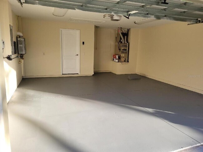 Building Photo - 739 Straw Lake Dr