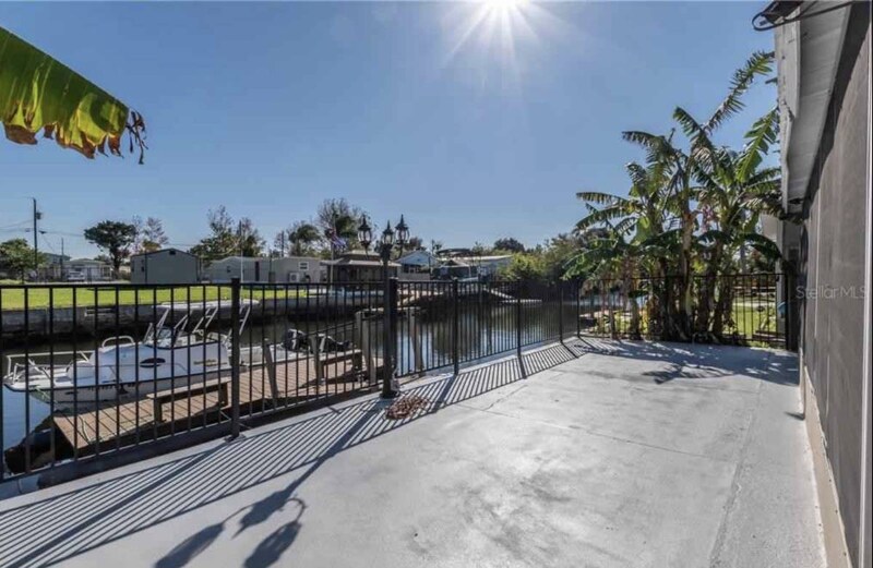 Building Photo - 14982 Edgewater Cir