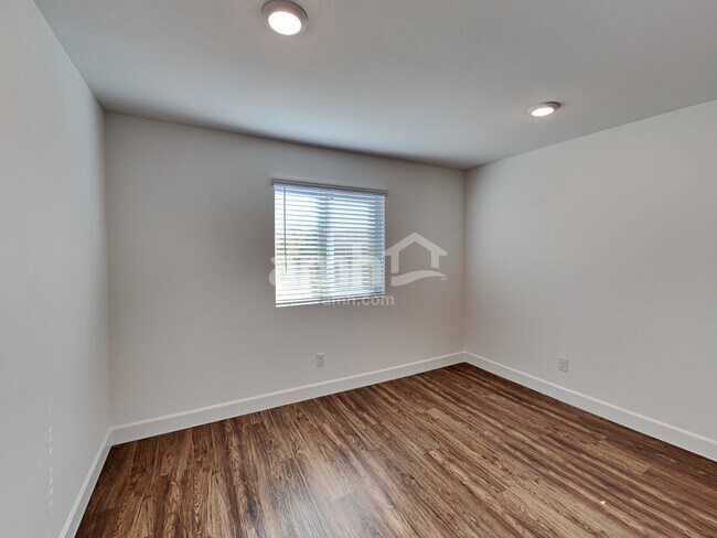 Building Photo - 3360 Blodwen St