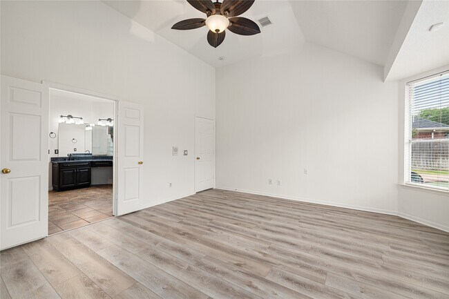 Building Photo - 23218 Colony Green Dr