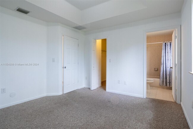 Building Photo - 1475 SE 24th Ct