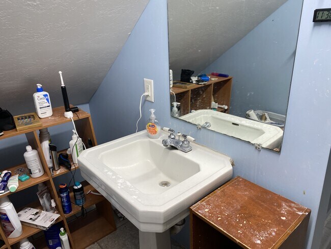 Building Photo - 11 W 14th St