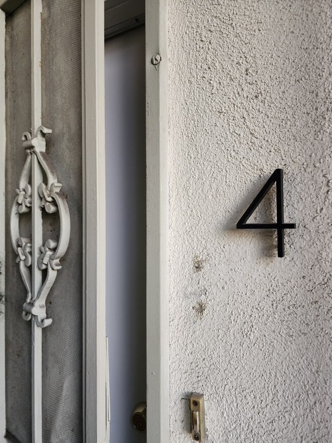 Building Photo - 701 S Osage Ave