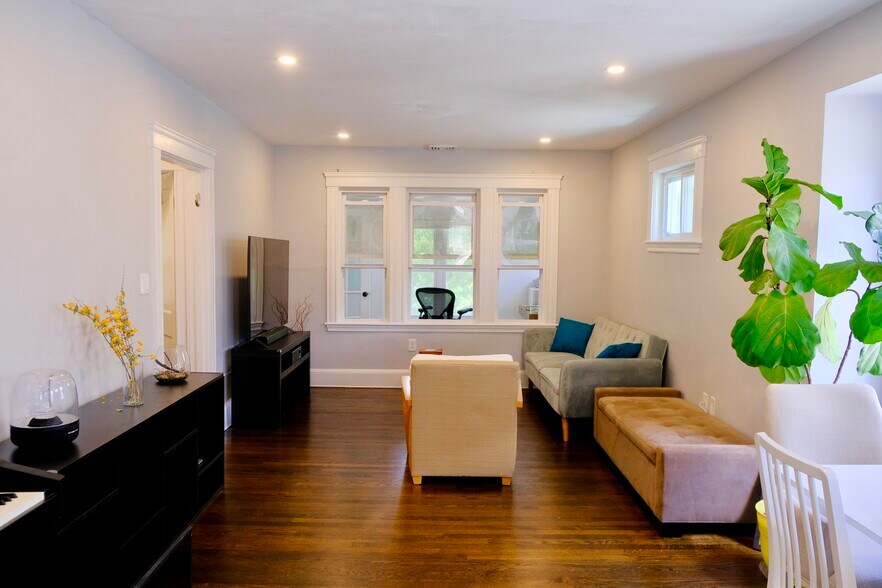 Building Photo - 164 Mystic Valley Pky