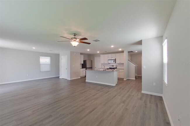 Building Photo - 8602 SW 43rd Ter