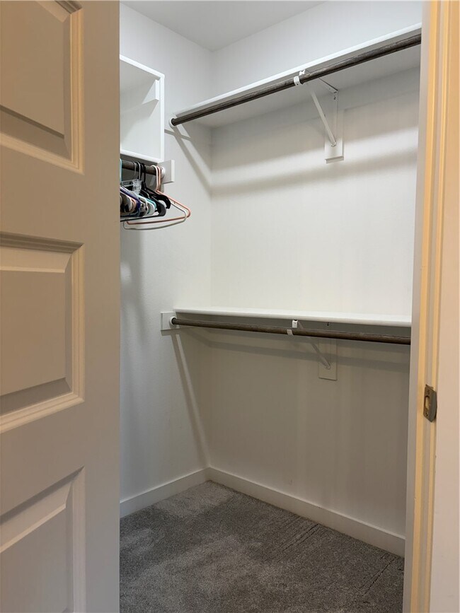 Building Photo - 2739 S Angels Rd