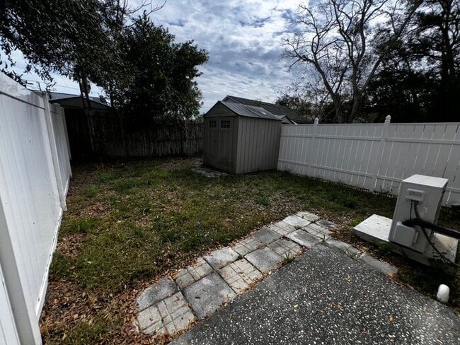 Building Photo - 3 Bedroom 2 Bath Magnolia Pointe Townhome with a Fenced backyard!