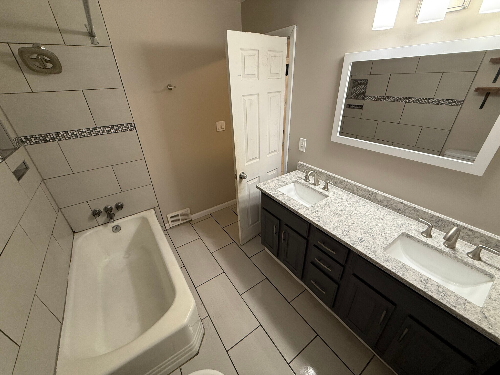 Building Photo - 380 Falconer St.