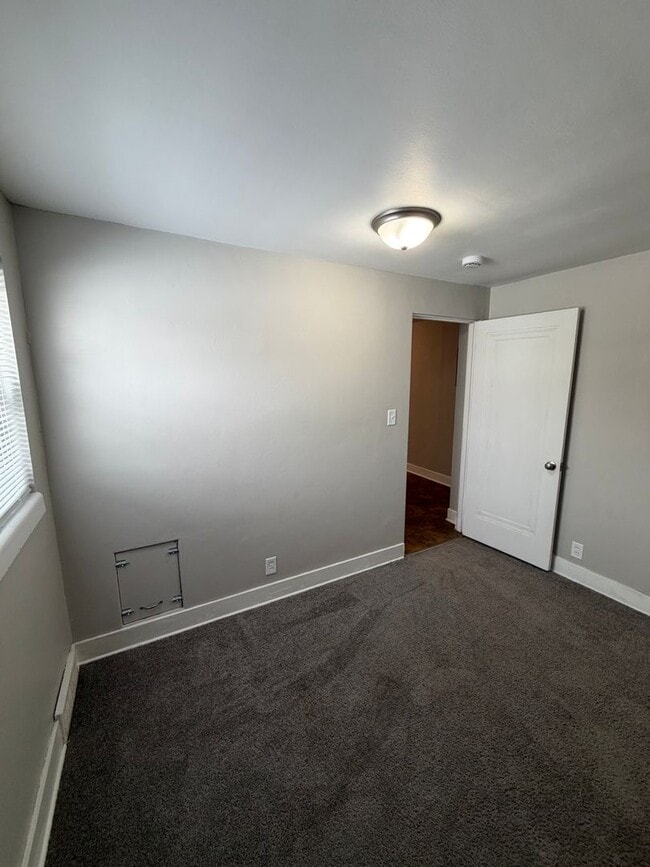 Building Photo - 1913 Stirling Ave