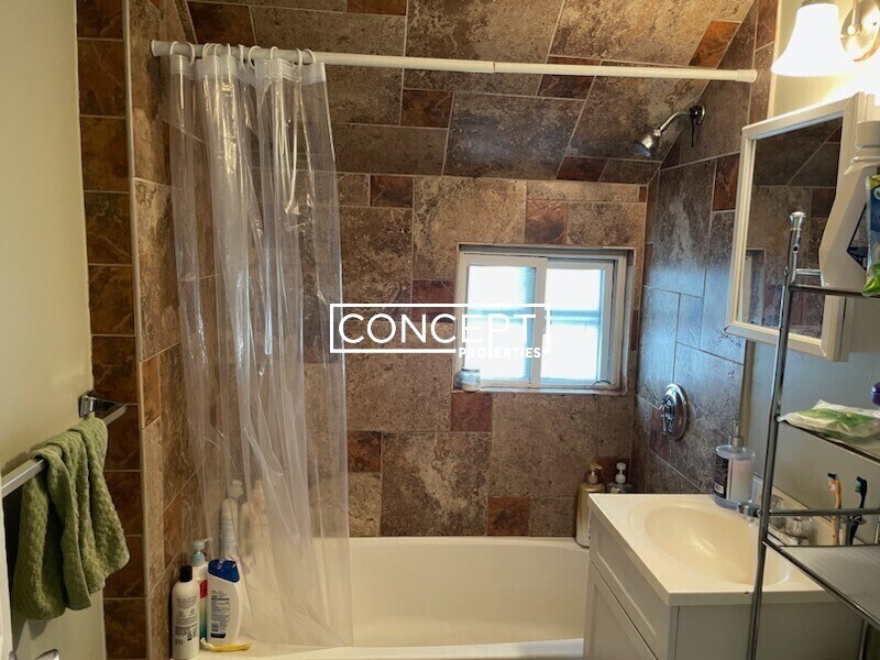 Building Photo - 12 Shepherd Ave