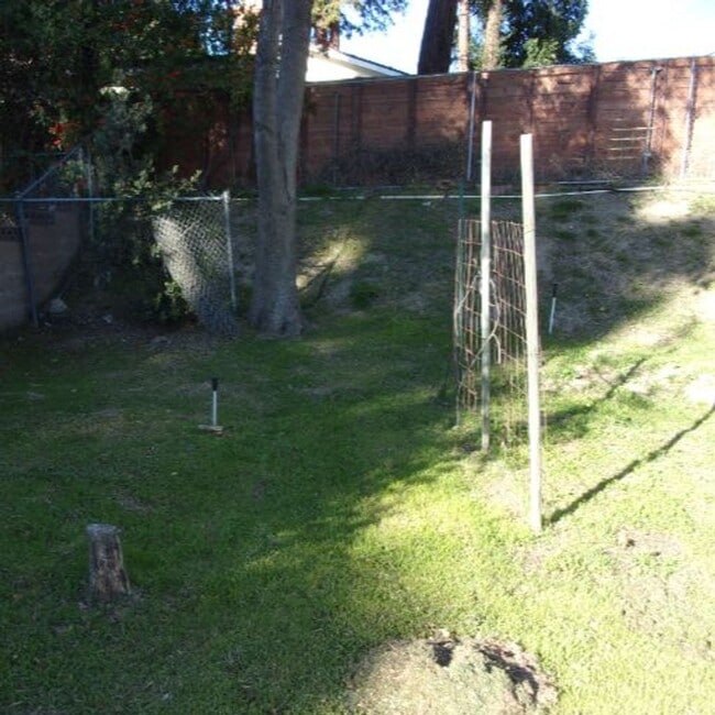 Building Photo - Spacious Private Home with Pool on Nearly Half an Acre