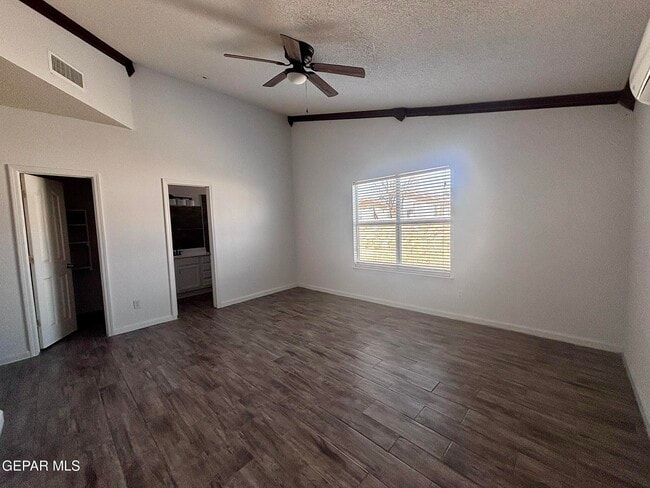 Building Photo - 403 Wisconsin Ct