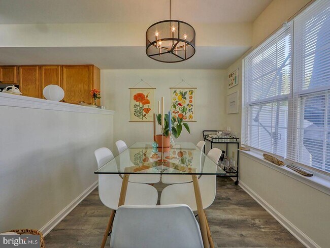 Building Photo - 108 Seabright Way