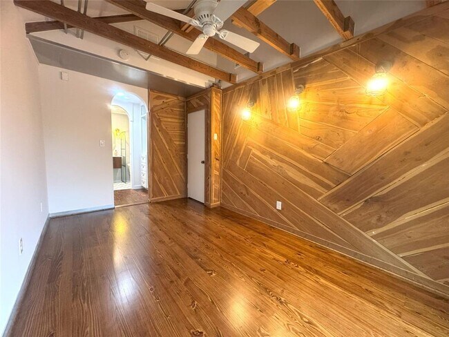 Building Photo - 1620 Knox St