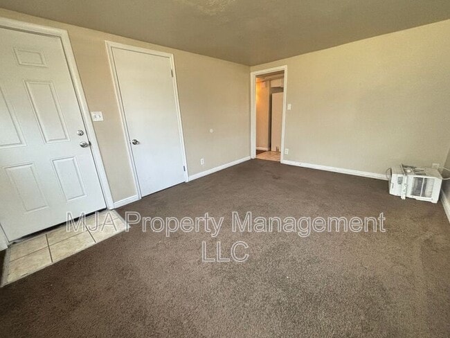 Building Photo - 732 Wasatch St.